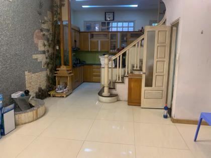 Bán Nhà Mặt Phố Quận Đống Đa 90m2-5T Vỉa Hè 5m VIEW Hồ 2 THOÁNG 25 Tỷ Hồ Ba Mẫu.