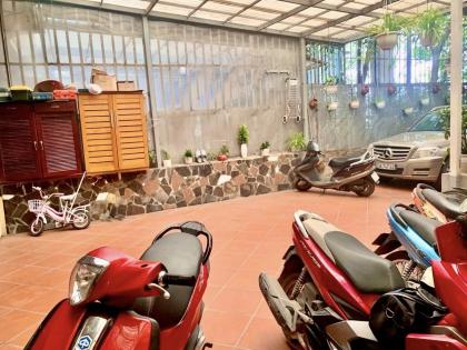 Bán Nhà Mặt Phố Quận Đống Đa 90m2-5T Vỉa Hè 5m VIEW Hồ 2 THOÁNG 25 Tỷ Hồ Ba Mẫu.