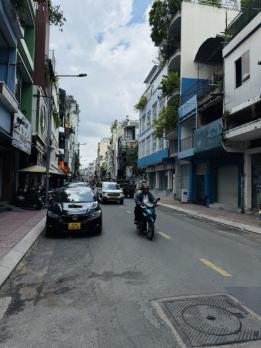 Gấp bán nhà  hẻm xe ô tô, phường Bàn Cờ (Quận 3), TPHCM, giá rẻ, gần Cư xá Đô Thành, phù hợp xây CHDV