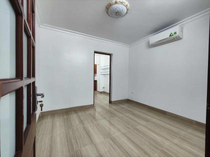CHO THUÊ CĂN HỘ TẦNG 1 TẬP THỂ THÀNH CÔNG BA ĐÌNH, NHÀ ĐẸP, Ô TÔ TRÁNH, 2 MẶT NGÕ