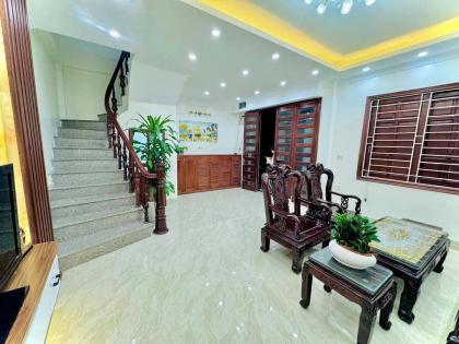 Cần bán nhà riêng chính chủ 5 tầng ngõ 318 La Thành giá 8.5 tỷ