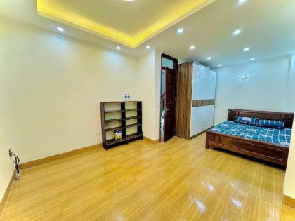 Cần bán nhà riêng chính chủ 5 tầng ngõ 318 La Thành giá 8.5 tỷ