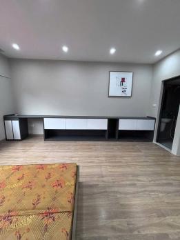 Tôi bán nhà riêng 5 tầng ngõ Quỳnh Hai Bà Trưng oto đỗ SDCC giá 7.2 tỷ