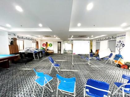 Bán nhà mặt phố Hoàng Minh Đạo, SĐCC 100m2, mặt tiền 9m
