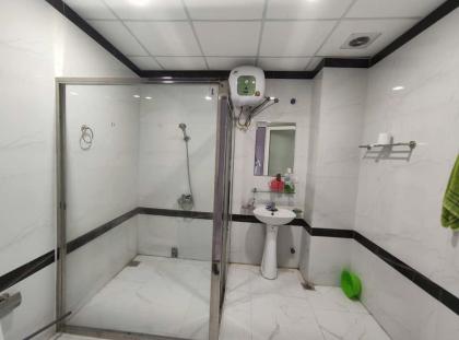 Bán nhà mặt phố Hoàng Minh Đạo, SĐCC 100m2, mặt tiền 9m