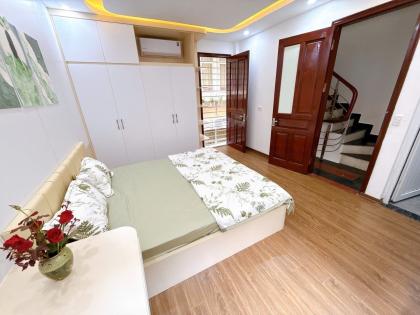 HIẾM ĐẸP-Ở NGAY- Ngõ Thịnh Quang, Thái Thịnh 31m/ 5Tầng 7.9 Tỷ, sổ vuông đẹp