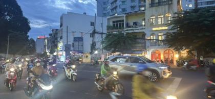 Bán nhà đất mặt tiền phường Đức Nhuận (Quận Phú Nhuận) TPHCM, giá rẻ,gân sân bay