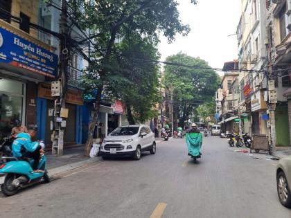 Bán nhà mặt phố Đồng Nhân, SĐCC 80m2, mặt tiền hơn 5m