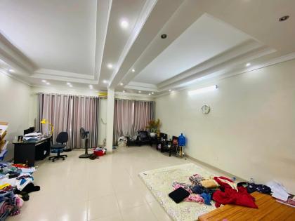 Bán nhà mặt phố Đồng Nhân, SĐCC 80m2, mặt tiền hơn 5m