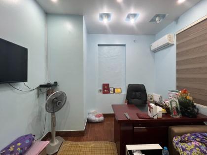 Bán nhà mặt phố Giải Phóng, gần Kim Đồng, SĐCC 200m2
