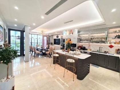 Tôi bán nhà liền kề mặt đường 15m KĐT Kiến Hưng Luxury 70m2 chỉ 18.x tỷ. Lh 0989626116