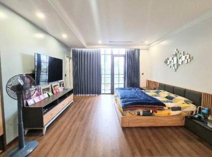 Tôi bán nhà liền kề mặt đường 15m KĐT Kiến Hưng Luxury 70m2 chỉ 18.x tỷ. Lh 0989626116