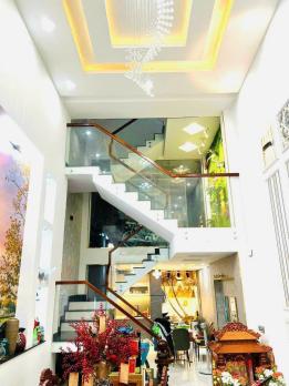 XE HƠI VÀO NHÀ! Bán Nhà Đẹp 4 Tầng Nguyễn Đình Chiểu, 61m2, 11 Tỷ