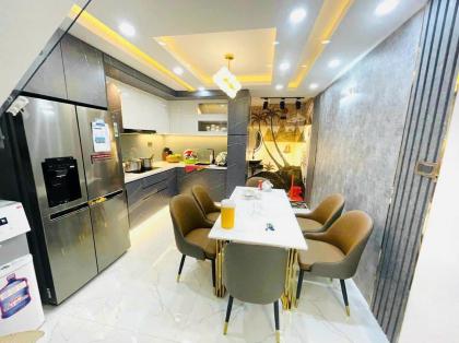 XE HƠI VÀO NHÀ! Bán Nhà Đẹp 4 Tầng Nguyễn Đình Chiểu, 61m2, 11 Tỷ
