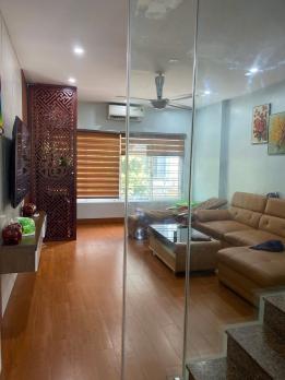 Bán nhà ngõ 21 Trần Quốc Hoàn, 40m2 x 5 tầng, ô tô tránh