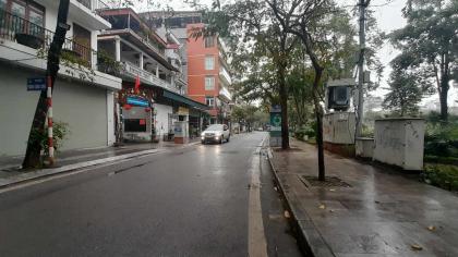Bán Nhà Quận Tây Hồ Phố Đi Bộ 120m2-4T MT7m 2 THOÁNG 24,5 Tỷ Trịnh Công Sơn.