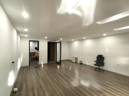 Cho thuê LK 90 Nguyễn Tuân 75m x 5 tầng thông sàn thang máy 40tr 0903409888