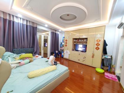 SÁT MT! Bán Nhà Đep 5 Tầng Ngô Gia Tự, 38m2, 7.3 Tỷ