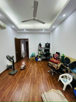 Bán nhà phố Vũ Ngọc Phan, Đống Đa, lô góc 3 mặt thoáng, ngõ thông, vừa ở vừa cho thuê
