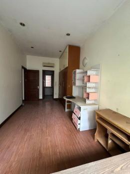 Bán nhà phố Hào Nam, Đống Đa, 62m2, 5 tầng, mặt tiền 5.8m, ô chờ thang máy, vừa ở vừa cho thuê