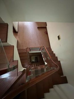 Bán nhà phố Hào Nam, Đống Đa, 62m2, 5 tầng, mặt tiền 5.8m, ô chờ thang máy, vừa ở vừa cho thuê