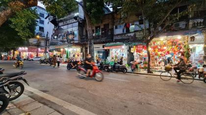 Bán Nhà Mặt Phố Quận Hoàn Kiếm 89m2-2T MT5,5m Vỉa Hè 1 SỔ 1 CHỦ 79 Tỷ Hàng Mã.