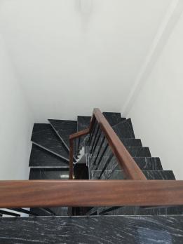 Bán nhà trung tâm Thạch Bàn – Ô tô vào nhà – Có thang máy – Full nội thất – 7.9 tỷ