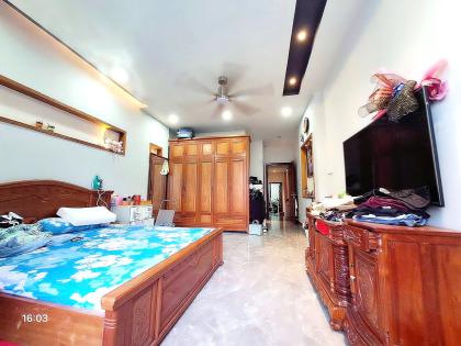 Nhỉnh 7 Tỷ TL!  79M² – 4 Tầng/4pn, HẺM XE TẢI – Ô TÔ NGỦ TRONG NHÀ – Ngay CV Làng Hoa!