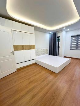 Bán nhà xây mới ngõ 250 Tân Mai, 35m2 x 5 tầng, 7 tỷ