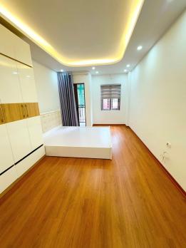 Bán nhà xây mới ngõ 250 Tân Mai, 35m2 x 5 tầng, 7 tỷ