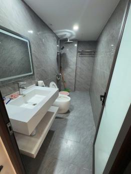 Bán nhà xây mới ngõ 250 Tân Mai, 35m2 x 5 tầng, 7 tỷ
