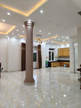 CHO THUÊ VILLA SÂN VƯỜN 5 PHÒNG TOẠ LẠC RỪNG THÔNG PHƯỜNG 8 ĐÀ LẠT GIÁ 25TR