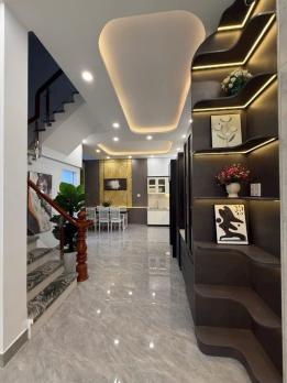 QUẬN 3 – CÁCH MẠNG THÁNG 8, 75m2, ngang bự 5.5m, 3 tầng, rộng - thoáng - nhìn mê li.