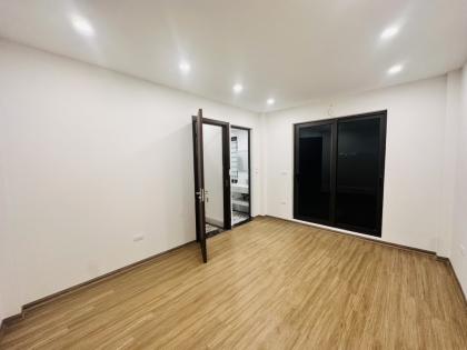Bán nhà trung tâm Thạch Bàn, diện tích 34.0m -5.4 tỷ, nội thất mới
