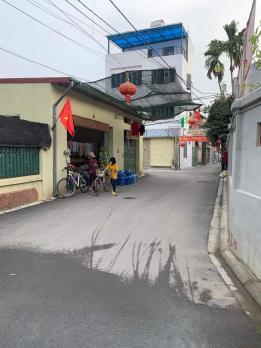 Bán 42m2 Yên Viên, mặt tiền 5m , trước nhà ô tô tránh, thực tế gần 50m2 giá 4.5 tỷ