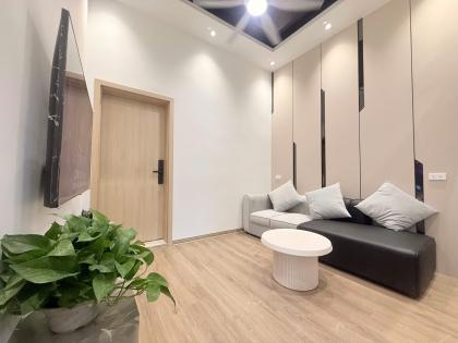 Bán nhà Tập thể đường Nguyễn Trãi, Thanh Xuân, nhà đẹp ở ngay, 2 ngủ full nội thất, ô tô đỗ