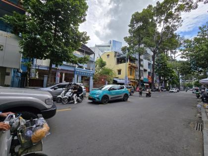 Bán căn hộ, chung cư trung tâm Quận 1 TPHCM, phường Bến Thành, đang cho thuê, giá tốt