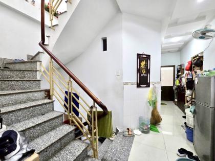 Gấp bán nhà đất hẻm xe ôtô,  phường Cầu Ông Lãnh (Quận 1) TPHCM, giá rẻ, gần Bộ Công An