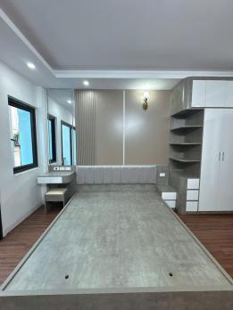 Bán nhà trung tâm p. Thạch Bàn, diện tích 32.0m -5.8 tỷ, nội thất Sang Sịn