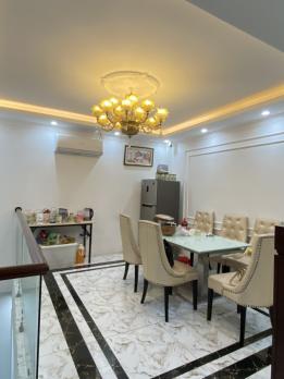 Bán nhà trung tâm Thạch Bàn, diện tích 35.0m2 – 6.25tỷ, ô tô lùi gần cửa