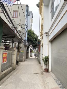 Bán nhà trung tâm Thạch Bàn, diện tích 35.0m2 – 6.25tỷ, ô tô lùi gần cửa