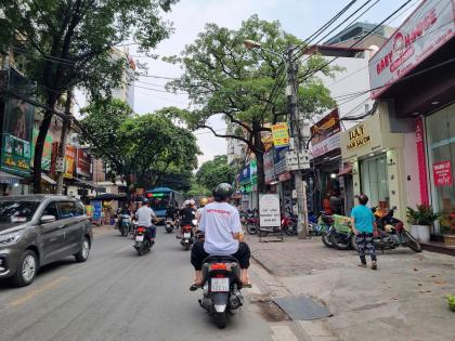 Bán nhà mặt phố Trần Cung, SĐCC 75m2, mặt tiền 5m