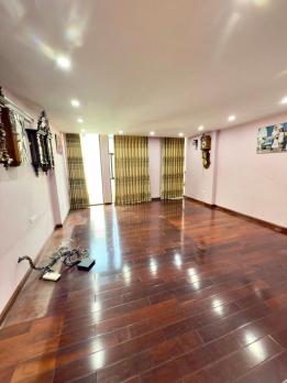 Bán nhà mặt phố Trần Cung, SĐCC 75m2, mặt tiền 5m