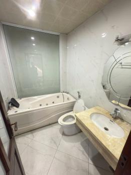 Bán nhà mặt phố Trần Cung, SĐCC 75m2, mặt tiền 5m