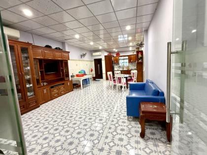 Ngộp Bank cần bán Nhà MT Lạc Long Quân Tân Bình 5x23, 4Tầng 28 Tỷ TL