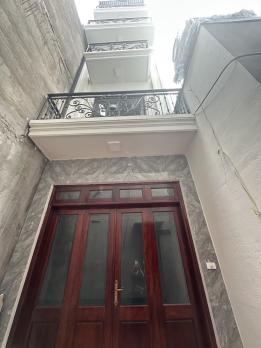 Bán nhà Thạch Bàn, 5 tầng, diện tích 42.0m2 6.5tỷ, nhà mới, 1 mình 1 ngõ, yên tĩnh, xe để ngoài