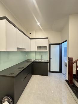 Bán nhà Thạch Bàn, 5 tầng, diện tích 42.0m2 6.5tỷ, nhà mới, 1 mình 1 ngõ, yên tĩnh, xe để ngoài