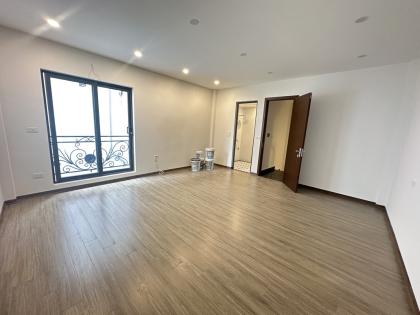 Bán nhà Thạch Bàn, 5 tầng, diện tích 42.0m2 6.5tỷ, nhà mới, 1 mình 1 ngõ, yên tĩnh, xe để ngoài