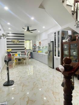 ĐỊNH CƯ Bán Nhà 4 Tầng Lung Linh Đặng Văn Ngữ, 70m2, 8.3 Tỷ