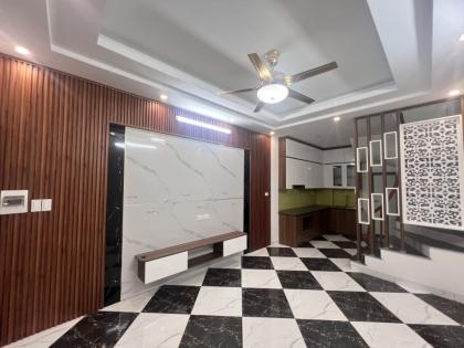 Bán nhà Khu Vip Thạch Bàn, diện tích 35.0m2 – 6.1tỷ, Cạnh ngã tư Thạch Bàn